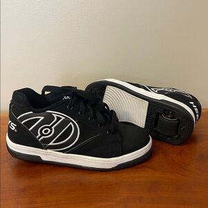 Heelys Black and White Kids Sneakers Youth 4